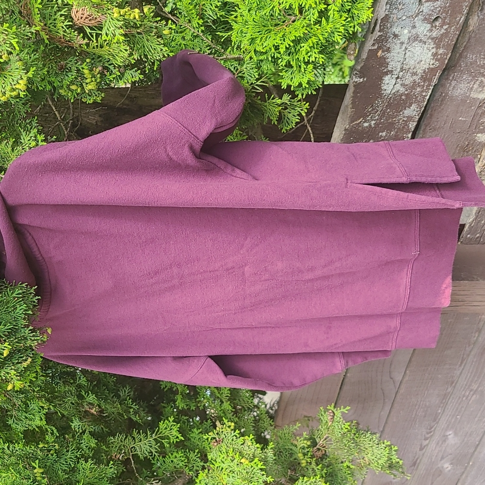~* SALE ITEM !! Calvin Klein sweatshirt - Picture 4 of 4